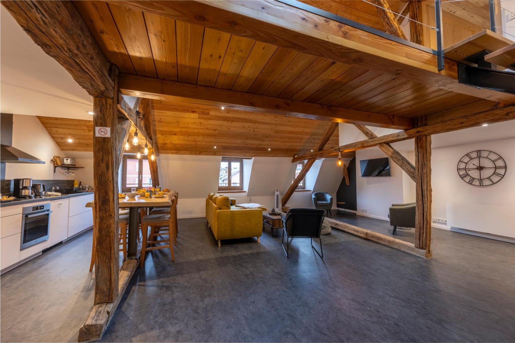 Superbe Loft - Situ Sur La Place Centrale Barcelonnette Εξωτερικό φωτογραφία