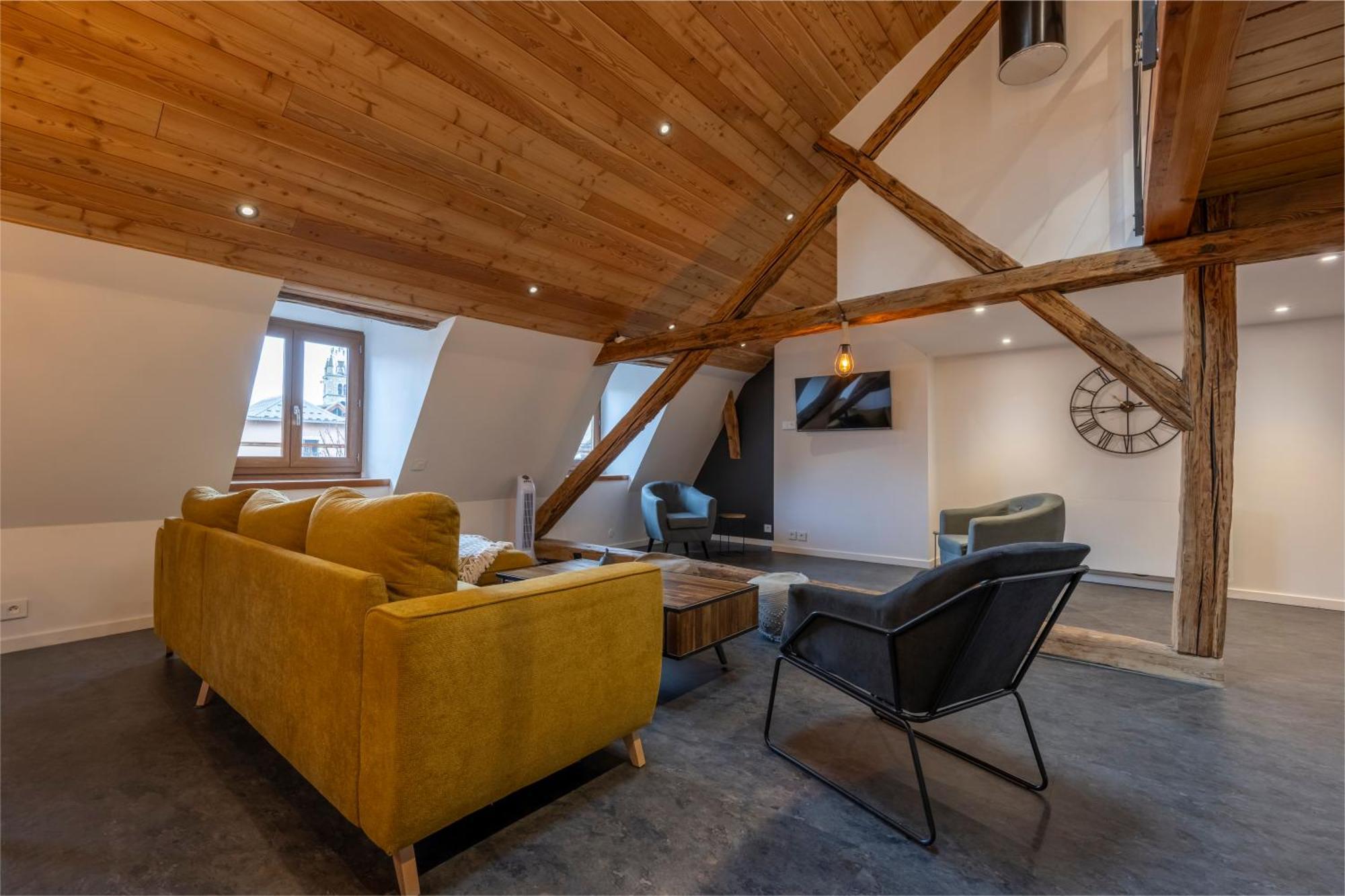 Superbe Loft - Situ Sur La Place Centrale Barcelonnette Εξωτερικό φωτογραφία