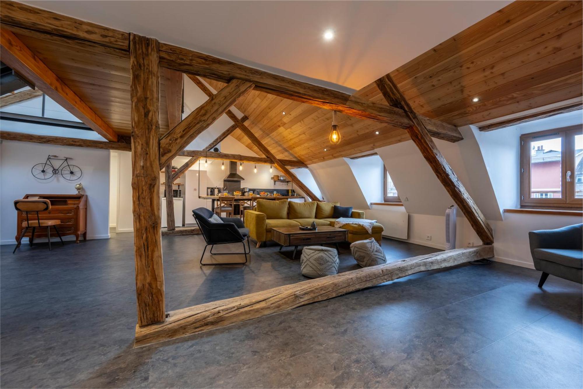 Superbe Loft - Situ Sur La Place Centrale Barcelonnette Εξωτερικό φωτογραφία